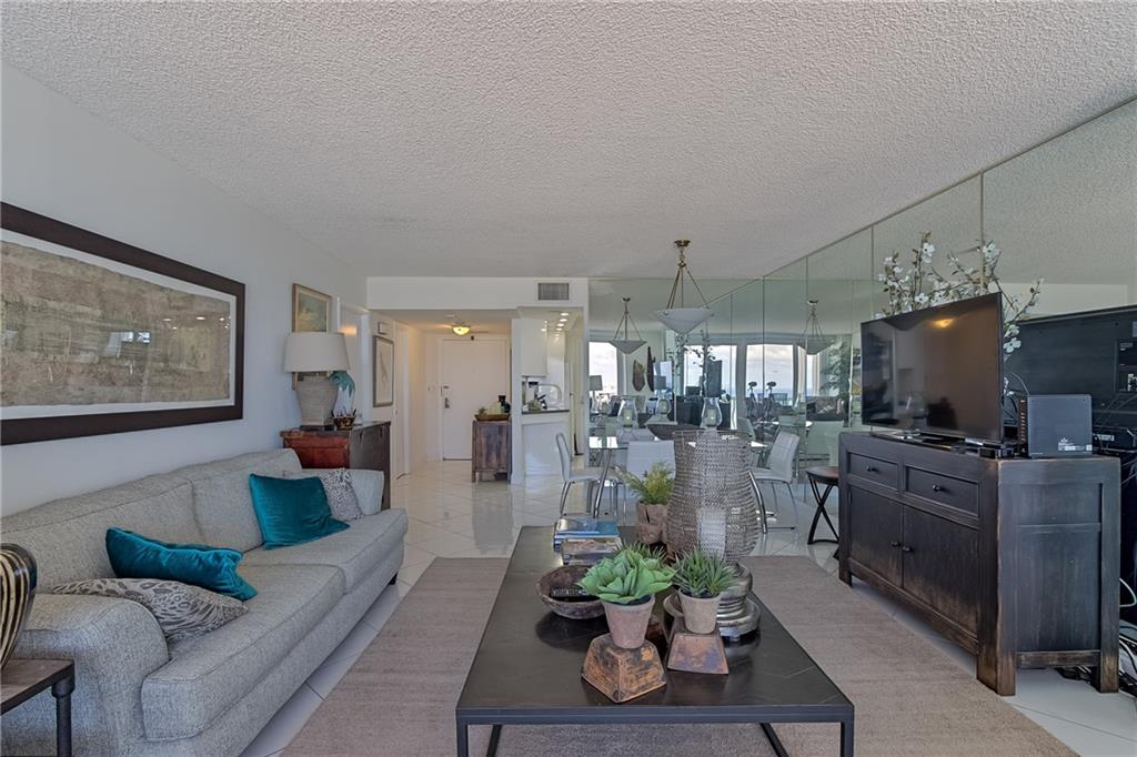 Point of Americas II - Residential