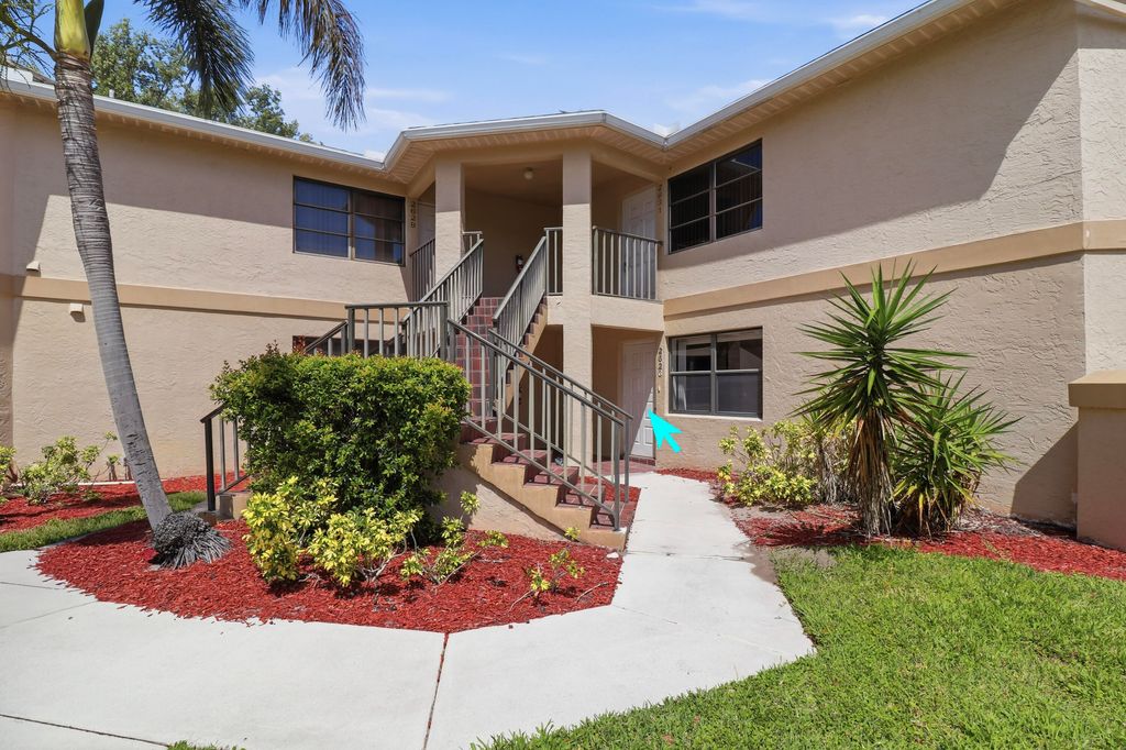 Photo of 2625 Heathcote Drive #2623, Fort Pierce, FL 34982 (MLS # B26015084)