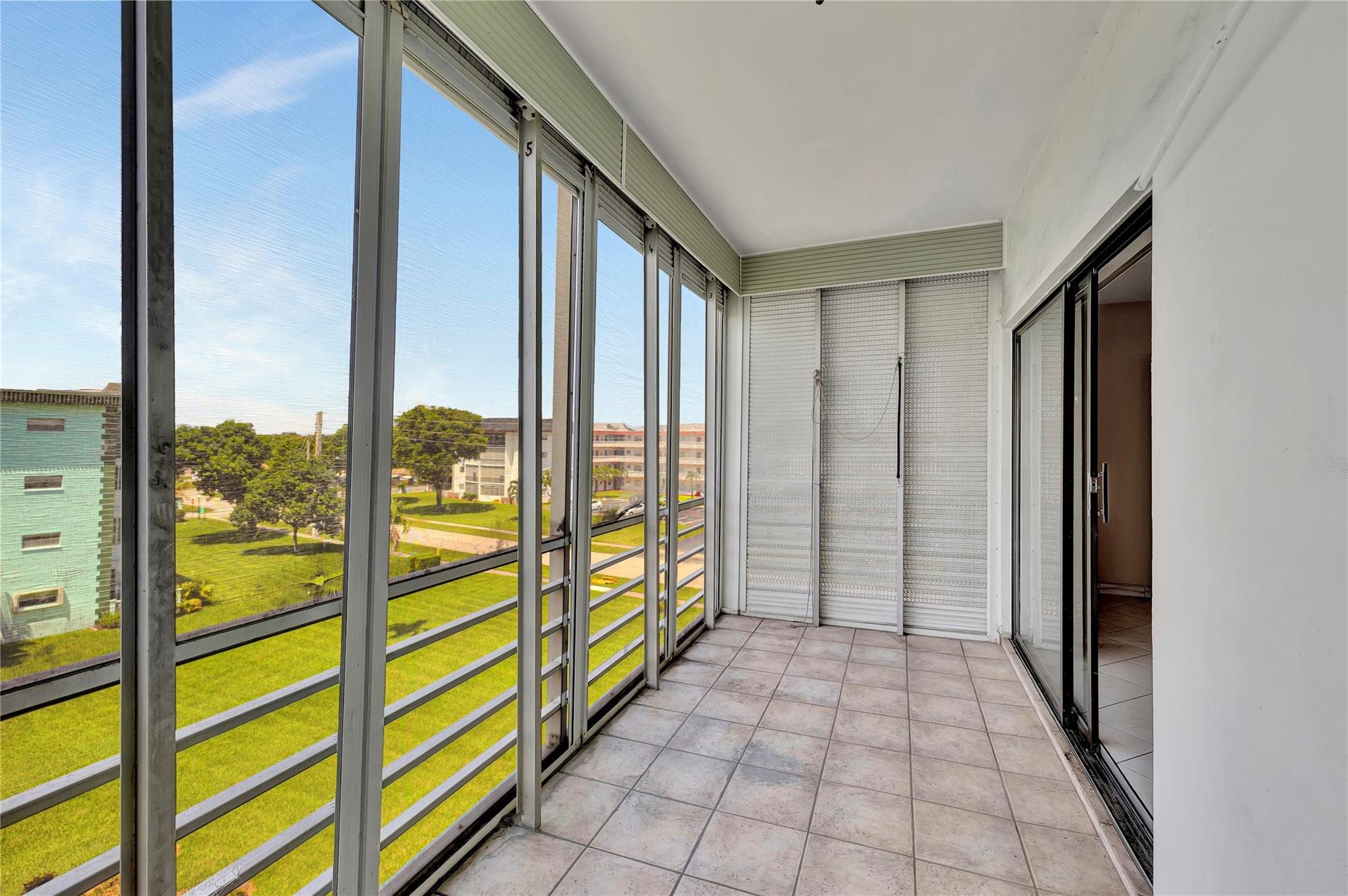 Emerald condo - Residential