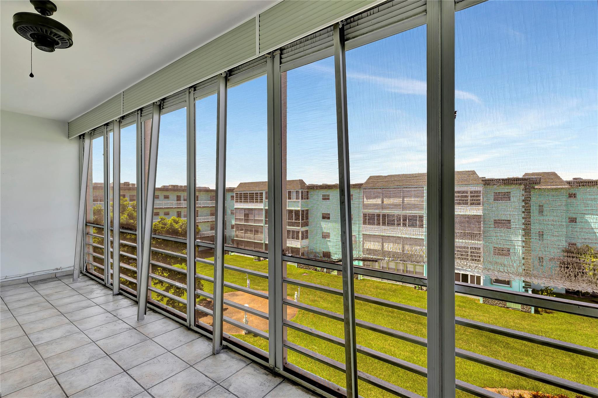 Emerald condo - Residential