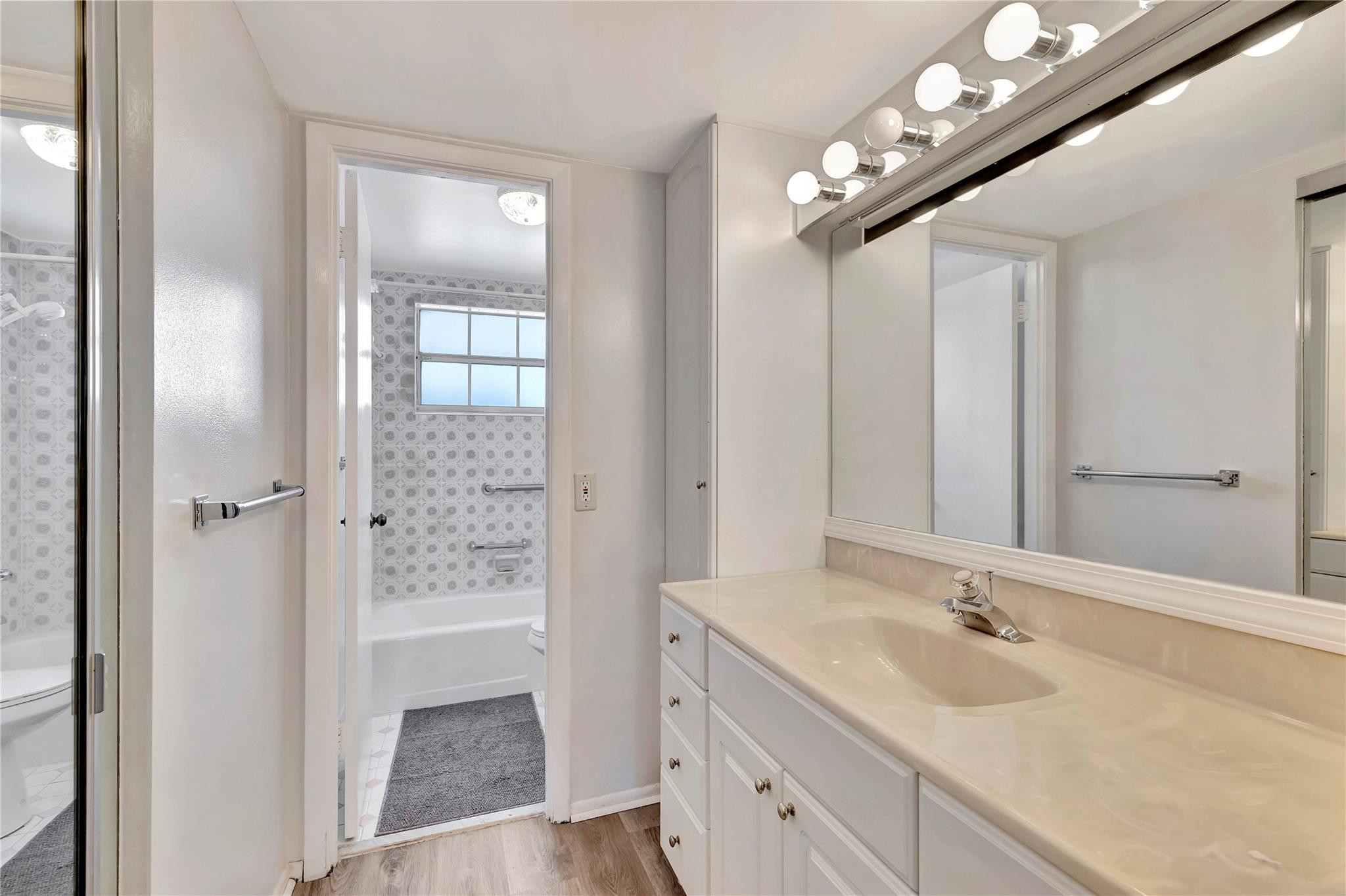 Emerald condo - Residential