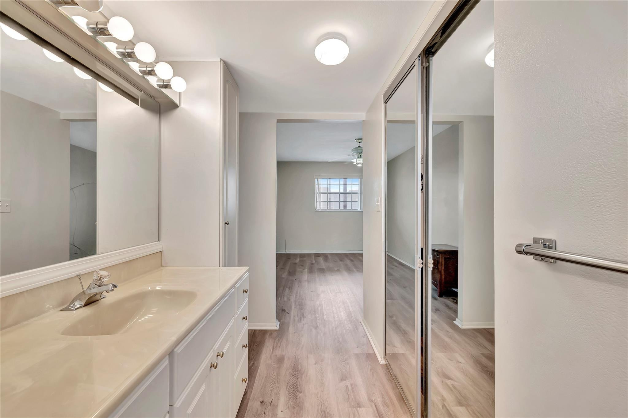 Emerald condo - Residential