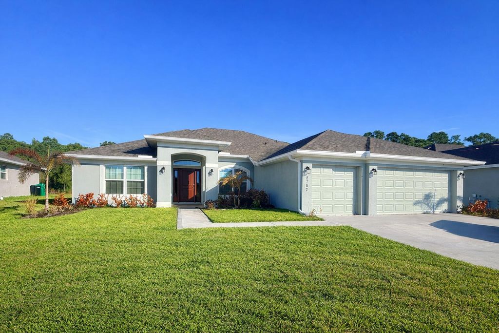 Photo of 8782 Waterstone Boulevard, Fort Pierce, FL 34951 (MLS # R11166472)