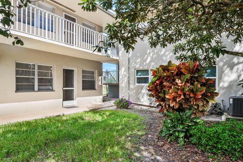 13 Lake Vista Trail 105 Port St Lucie FL 34952