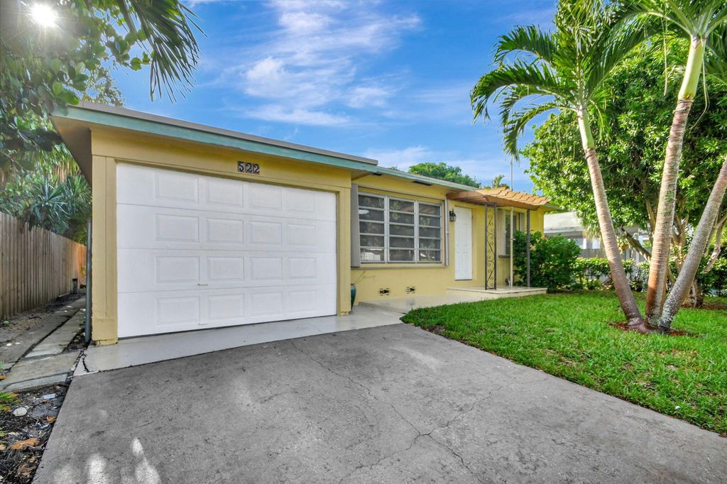 Photo of 522 N C Street, Lake Worth Beach, FL 33460 (MLS # R11001601)