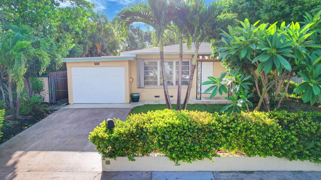 Photo of 522 N C Street, Lake Worth Beach, FL 33460 (MLS # R11001601)