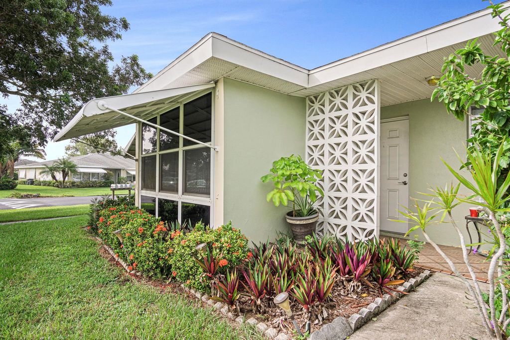 Photo of 707 High Point Boulevard, Fort Pierce, FL 34950 (MLS # R10925355)