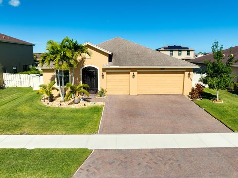 Photo of 10022 W Verona Circle, Vero Beach, FL 32966 (MLS # R11140899)
