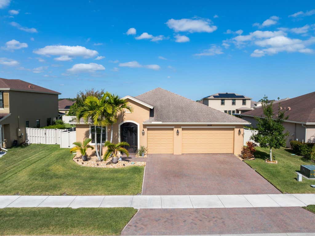 Photo of 10022 W Verona Circle, Vero Beach, FL 32966 (MLS # R11140899)