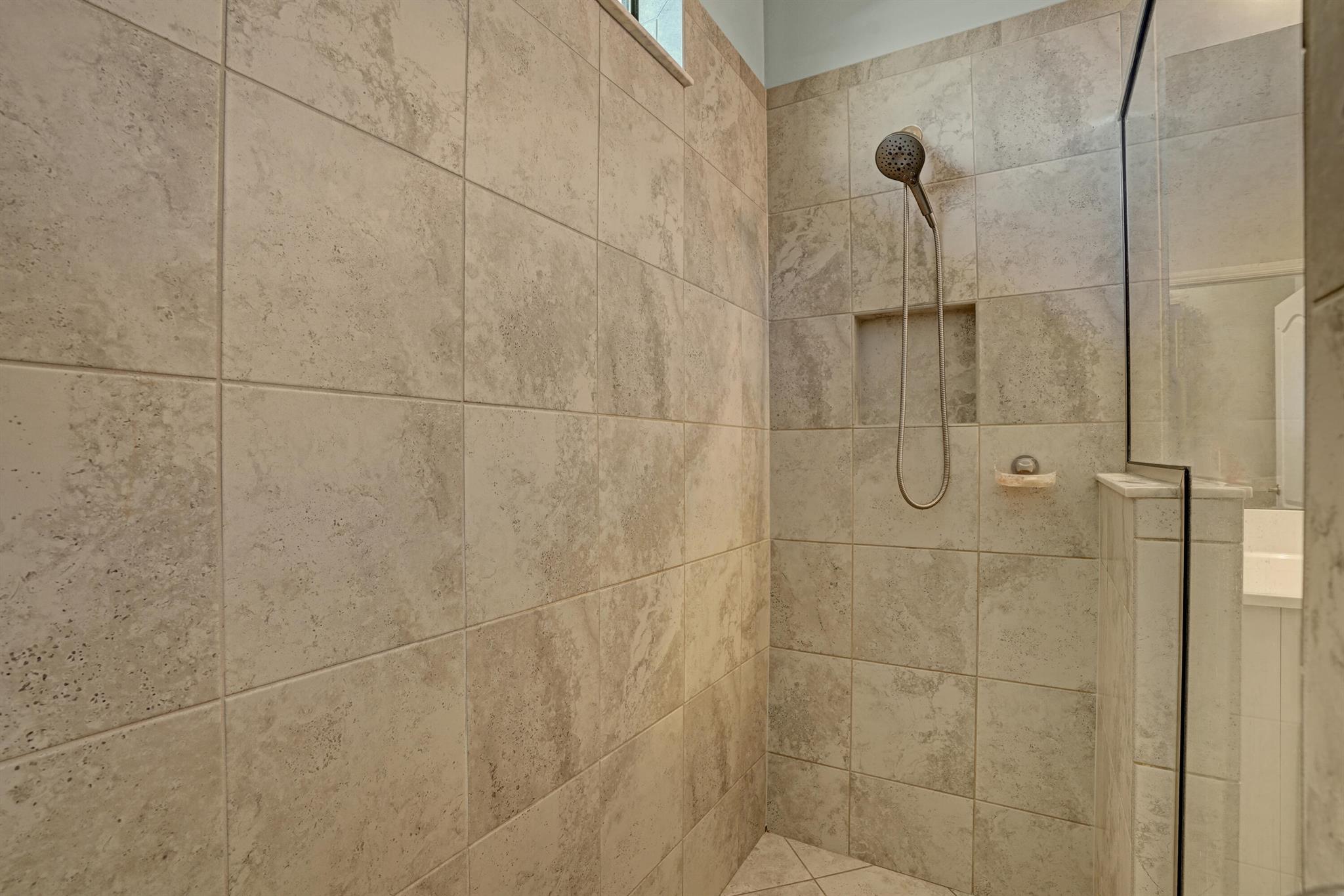 VERONA TRACE SUB & THE VI - Residential