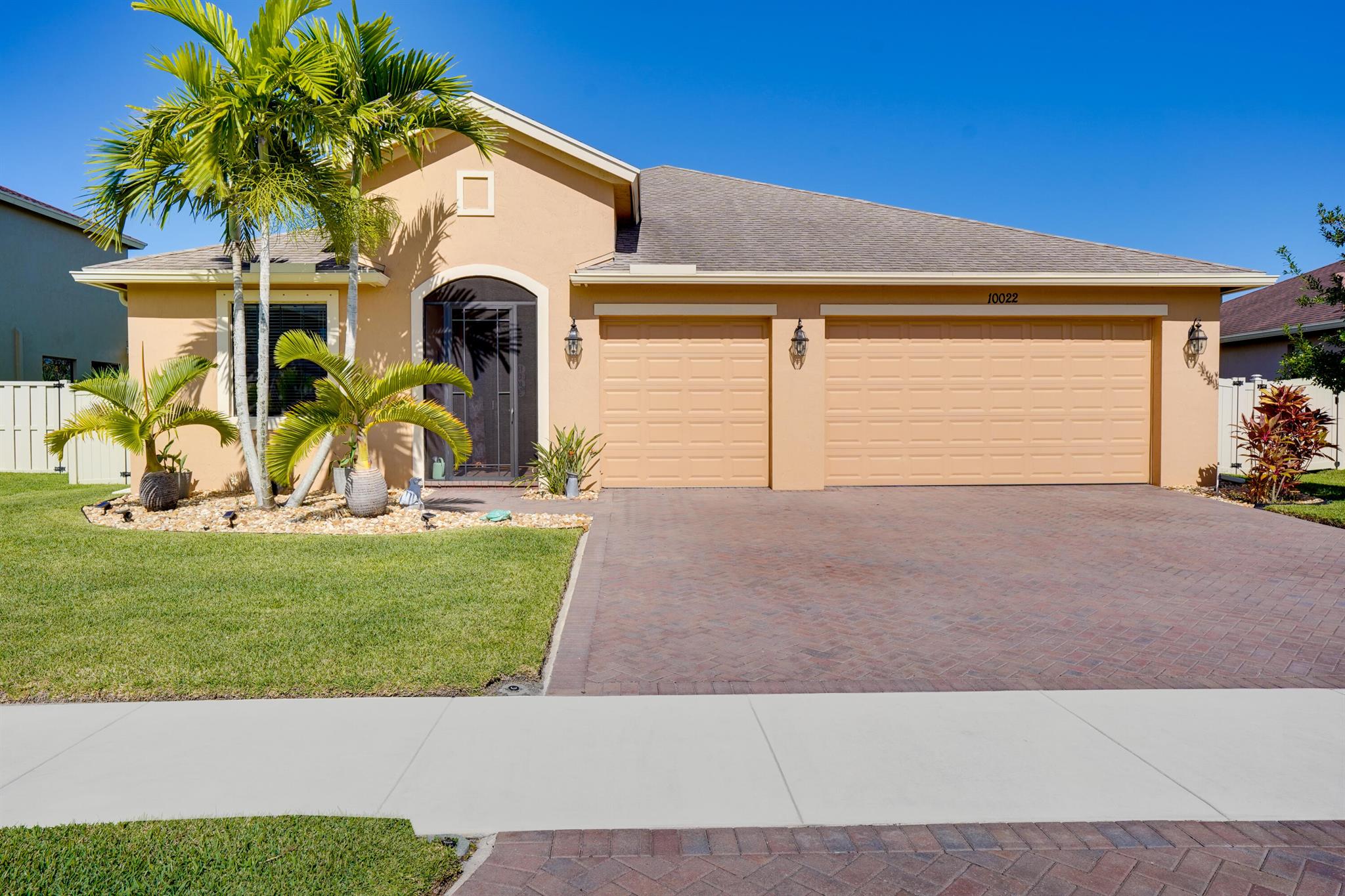 VERONA TRACE SUB & THE VI - Residential