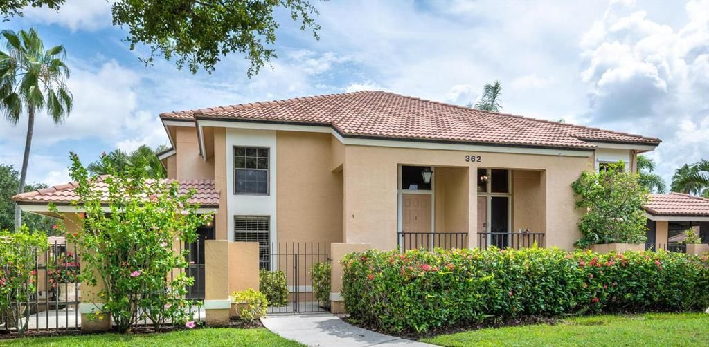 Photo of 362 Prestwick Circle #1, Palm Beach Gardens, FL 33418 (MLS # R10735943)