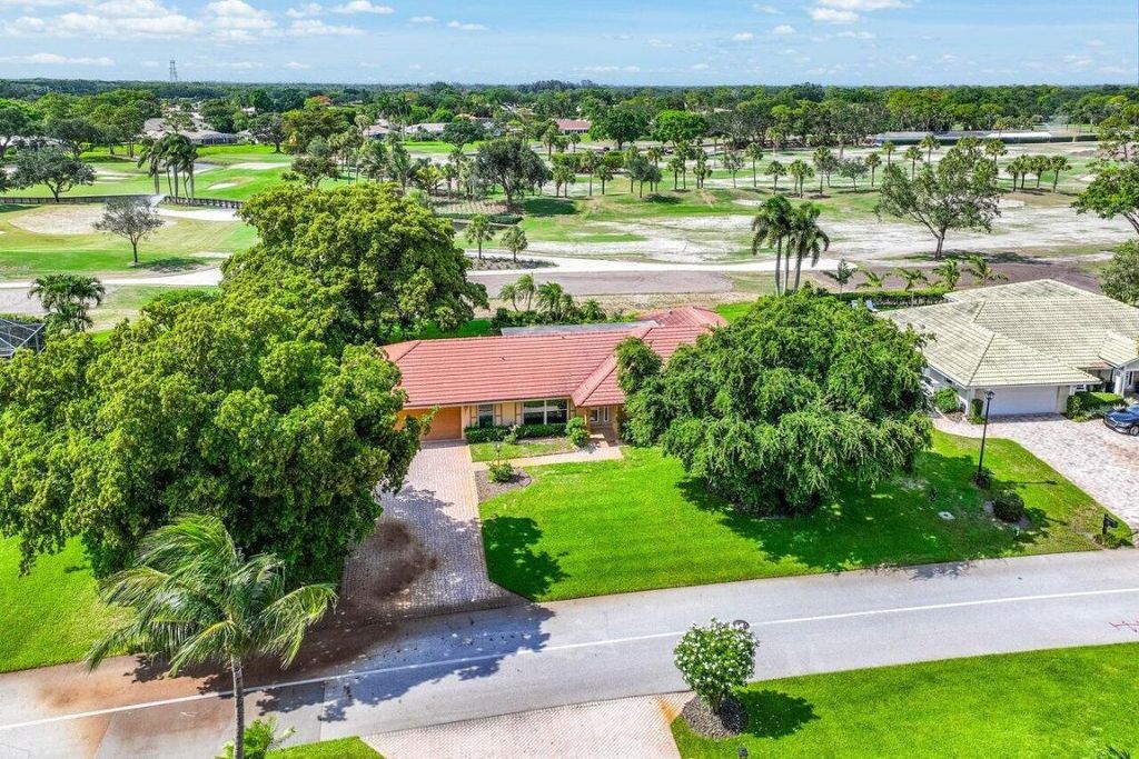 Photo of 4581 S Lake Drive, Boynton Beach, FL 33436 (MLS # R10997398)