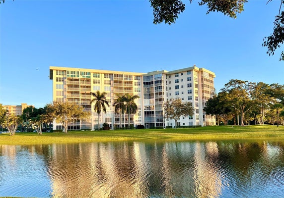 3010 N COURSE DR APT 511, POMPANO BEACH, FL 33069 - Image 301e1c007e2fa96e017be80d580c76d4/167834815