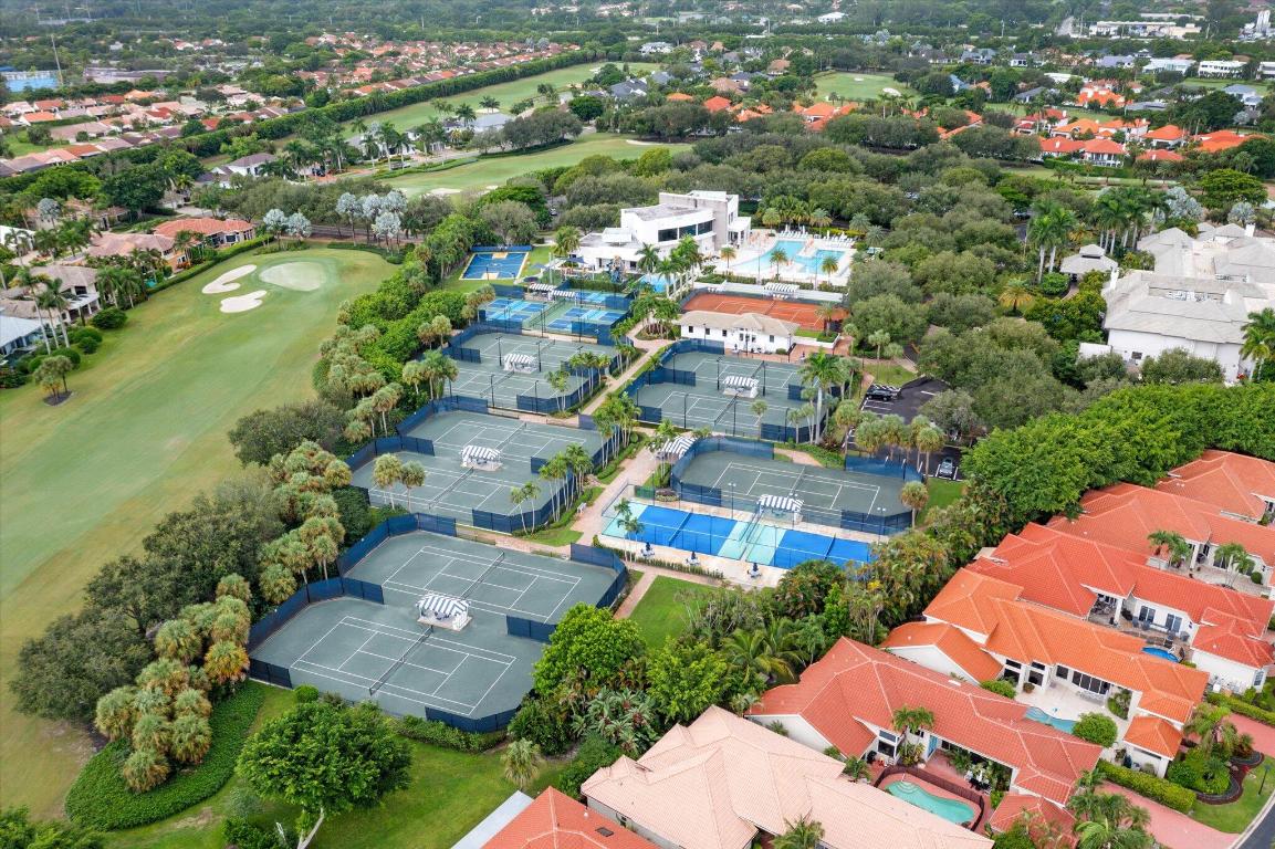 ISLAND IN THE GROVE - Residential Lease