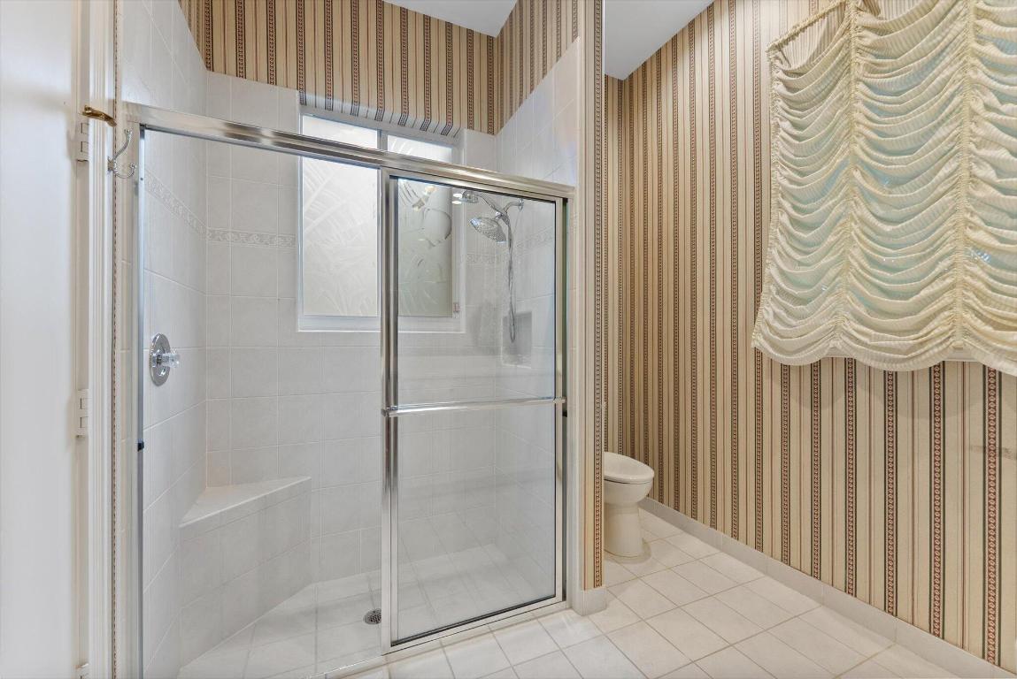 ISLAND IN THE GROVE - Residential Lease