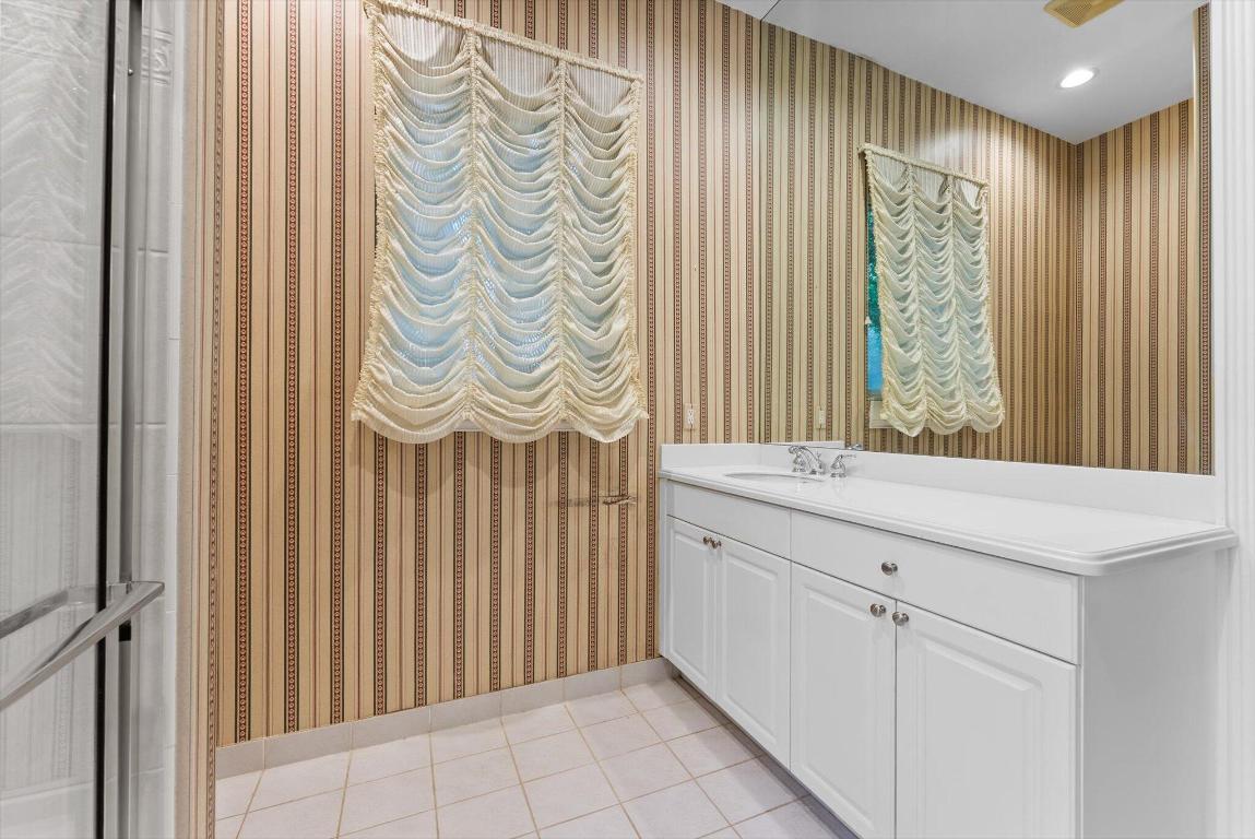 ISLAND IN THE GROVE - Residential Lease