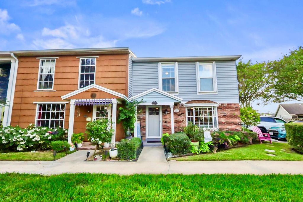 Photo of 11894 Brier Patch Court, Wellington, FL 33414 (MLS # R11149585)