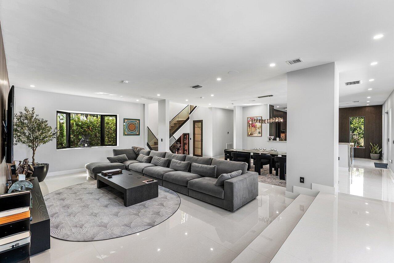 DELRAY LAKES ESTATES - Residential