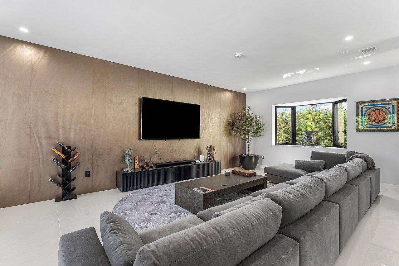 DELRAY LAKES ESTATES - Residential