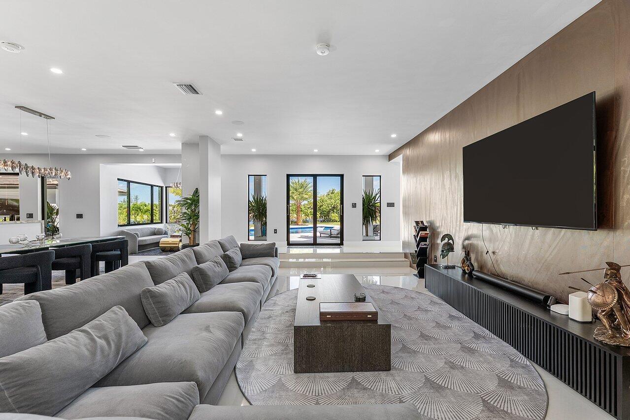 DELRAY LAKES ESTATES - Residential