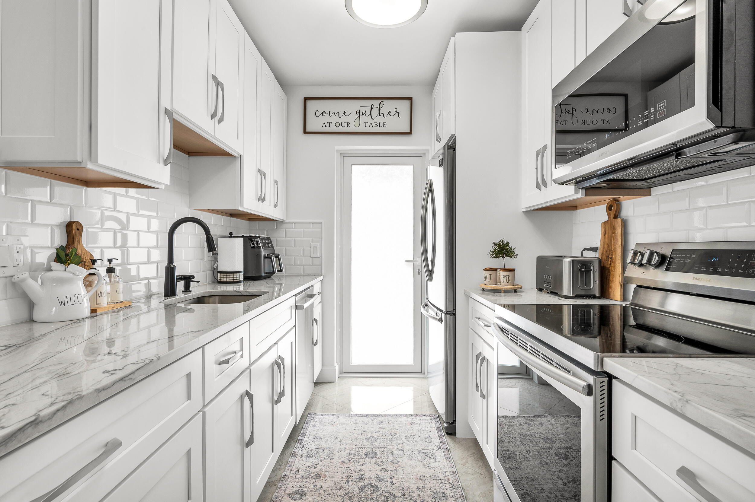 3301 Spanish Trail 101