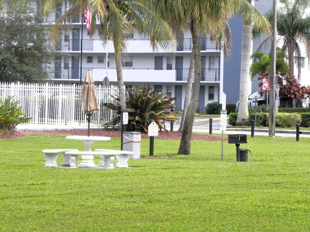 Hillcrest Country Club Ap - Residential Lease