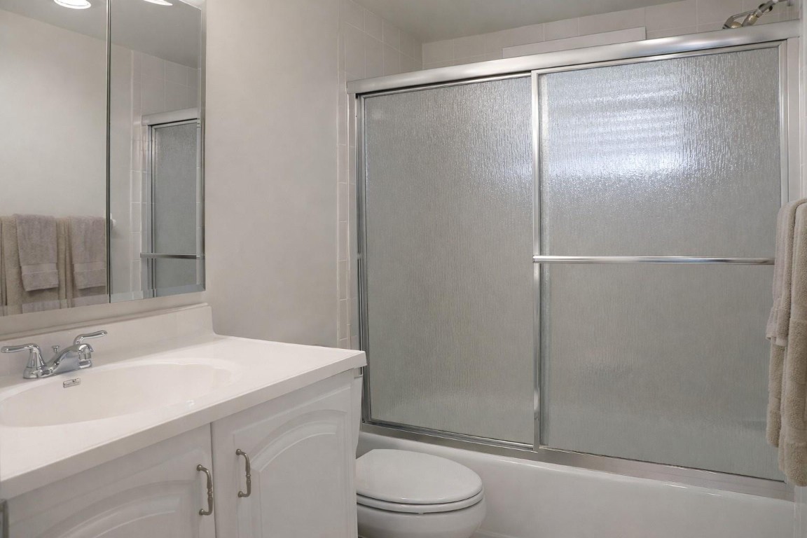 Hillcrest Country Club Ap - Residential Lease