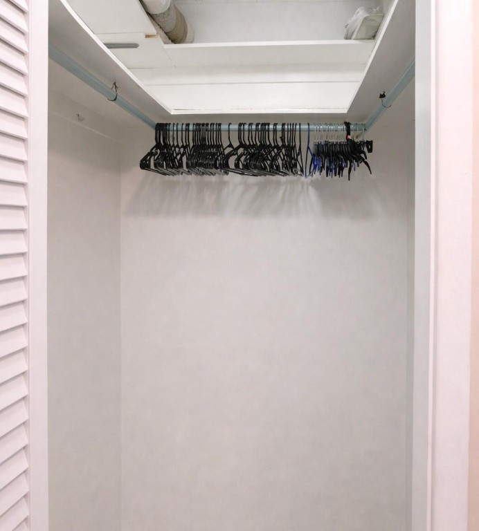 Hillcrest Country Club Ap - Residential Lease