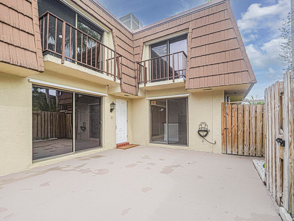 Photo of 1166 6TH Avenue #15C, Vero Beach, FL 32960 (MLS # B26077147)