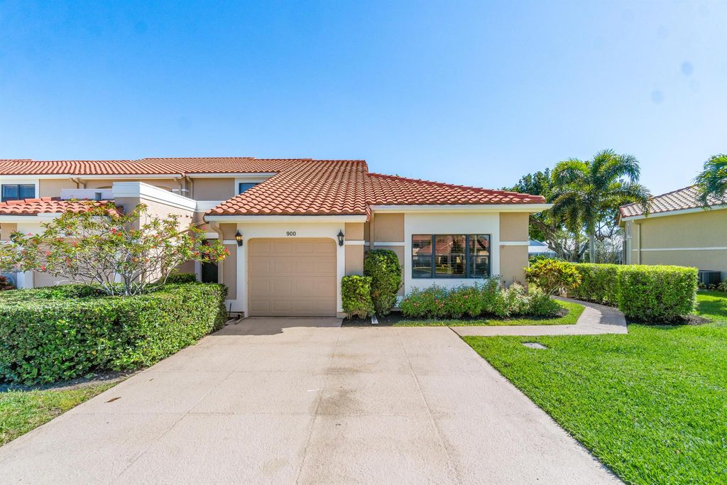Photo of 900 Windermere Way, Palm Beach Gardens, FL 33418 (MLS # R10993743)