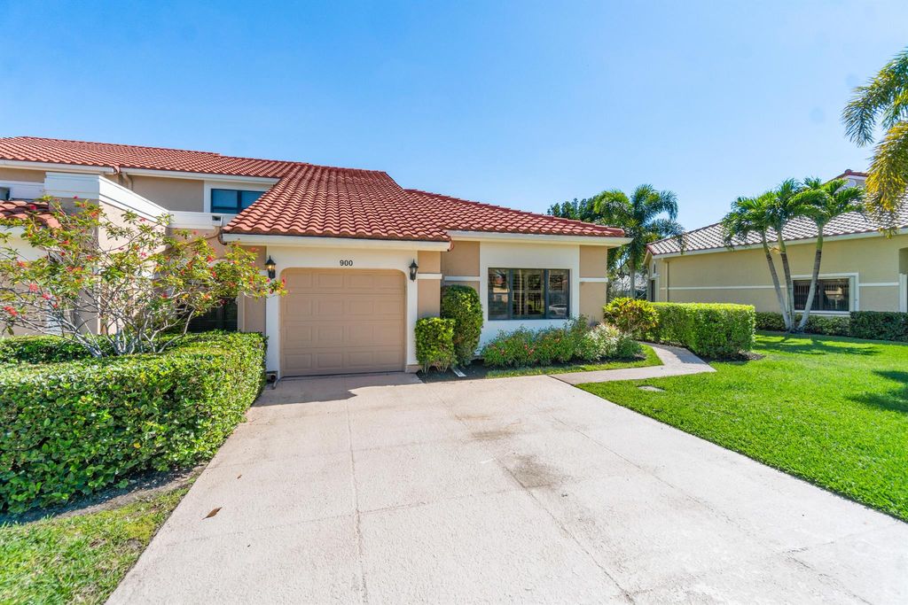 Photo of 900 Windermere Way, Palm Beach Gardens, FL 33418 (MLS # R10993743)