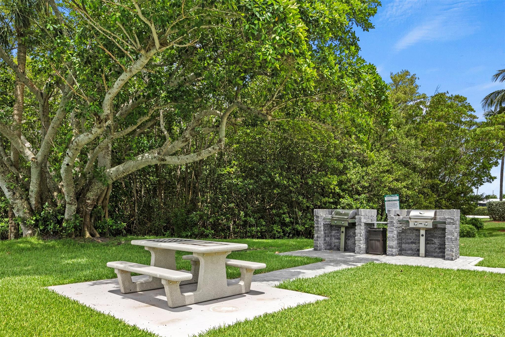 Sea Pointe Towers Of Fort - Residential Lease