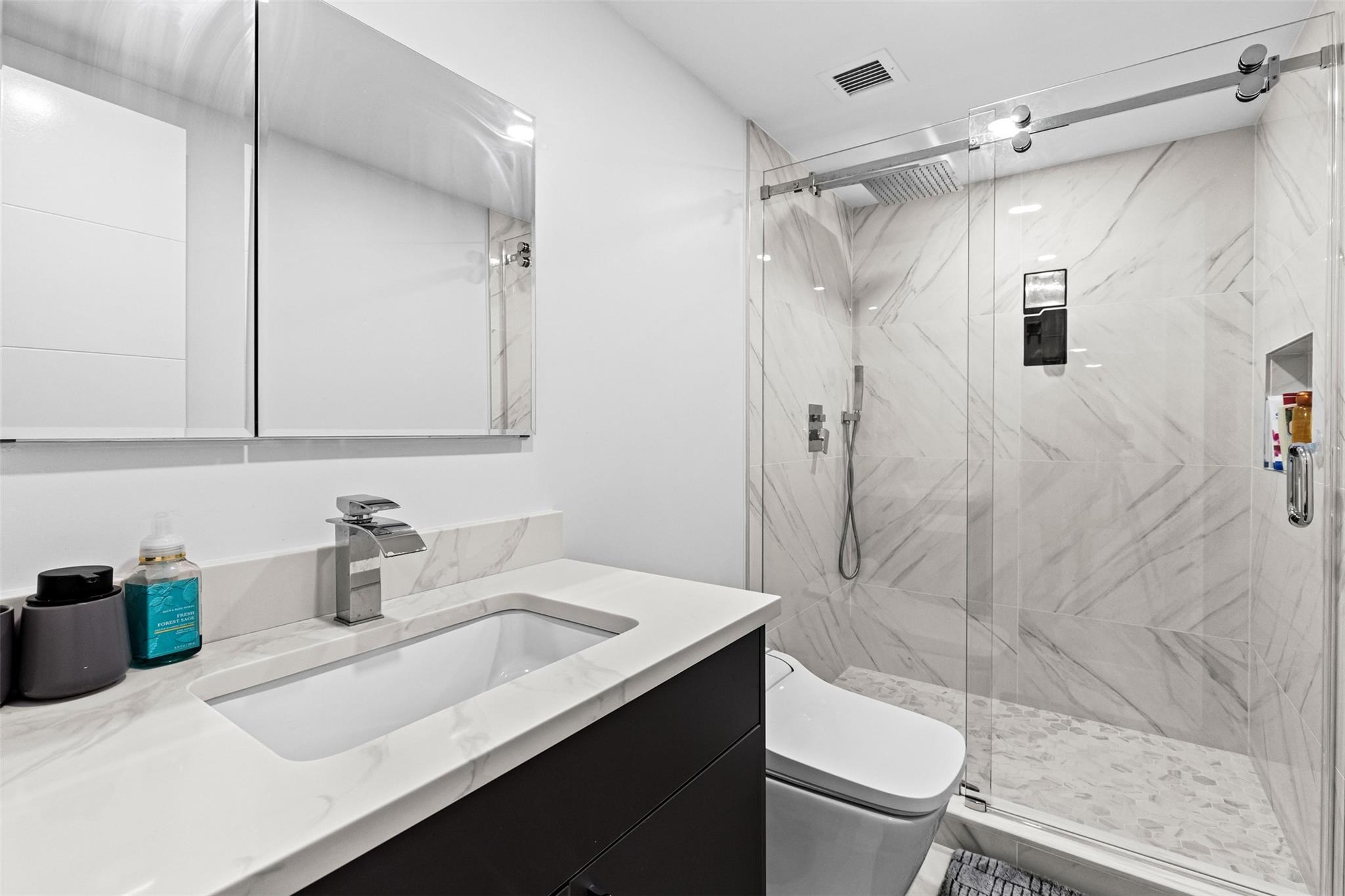 Lake Harbour Towers - Residential