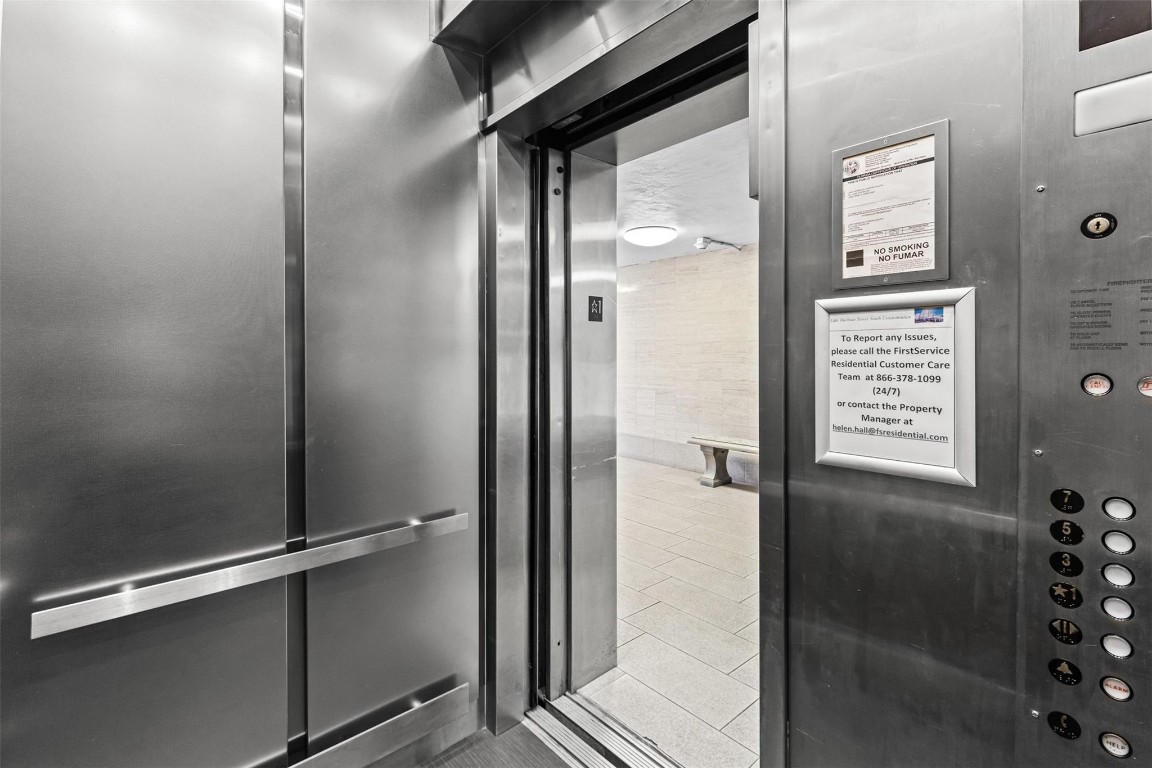 Lake Harbour Towers - Residential