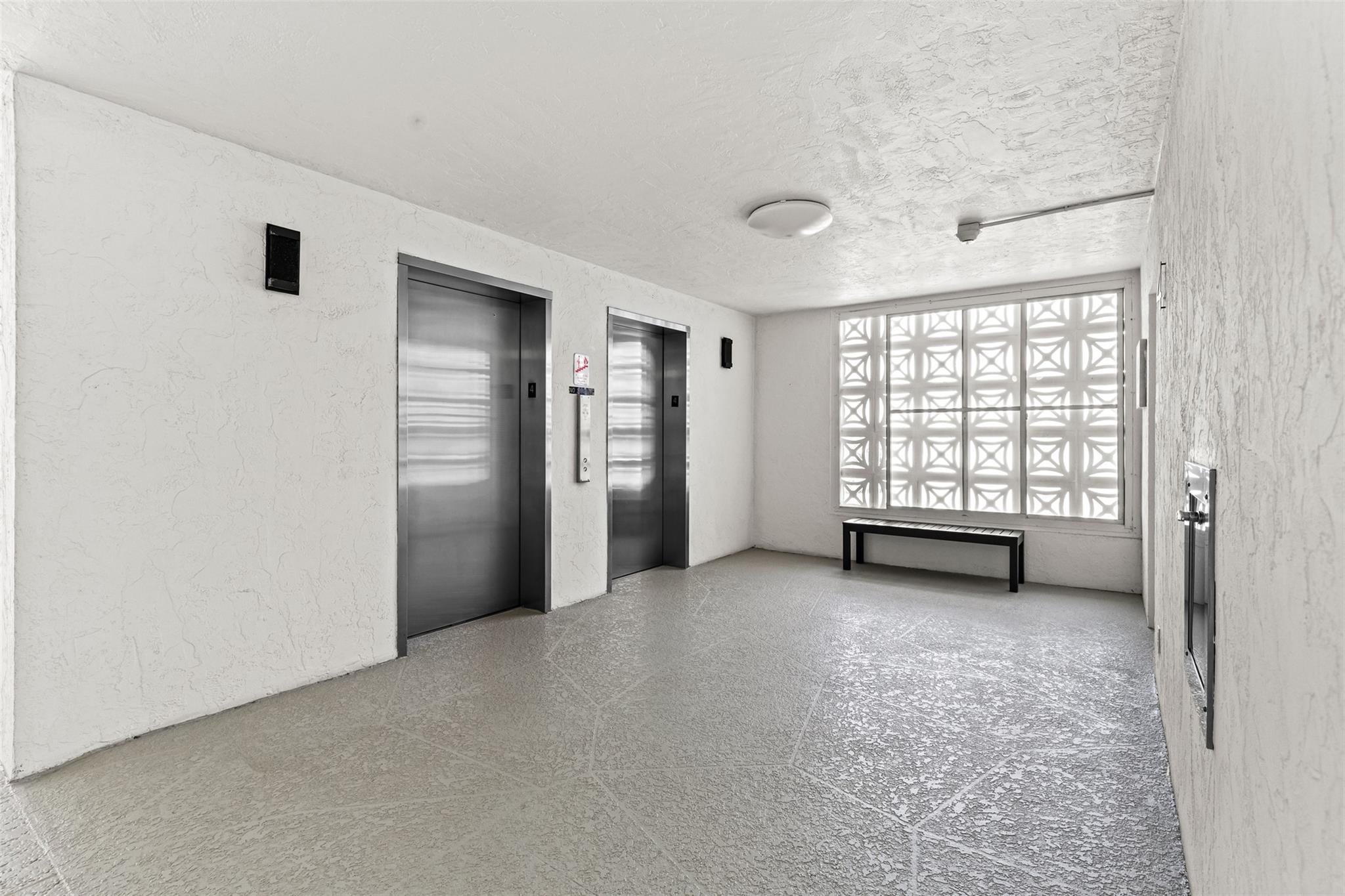 Lake Harbour Towers - Residential