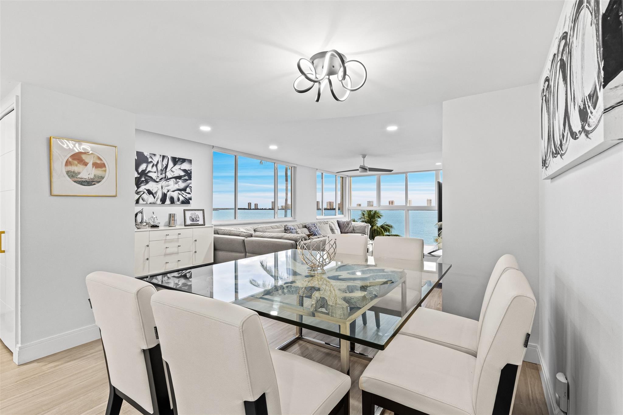 Lake Harbour Towers - Residential