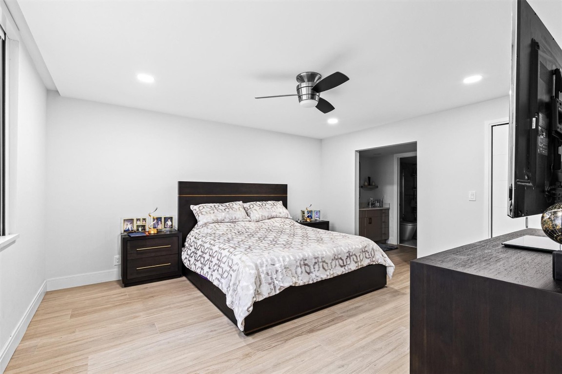 Lake Harbour Towers - Residential