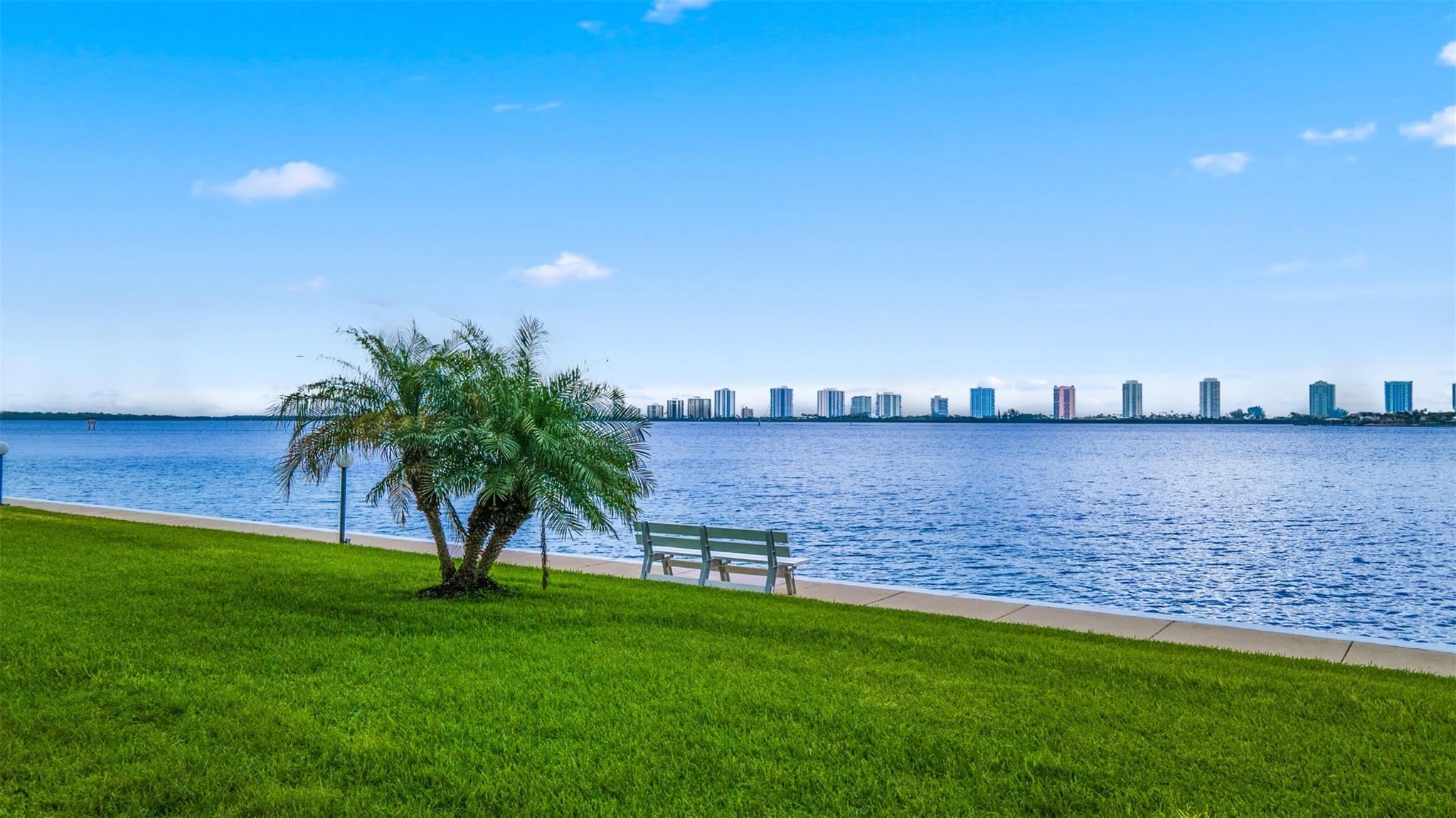 Lake Harbour Towers - Residential