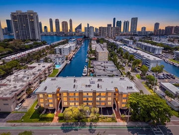 17051 NE 35TH Avenue 307 North Miami Beach FL 33160