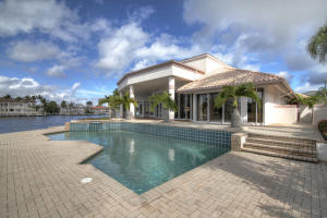 SUN AND SURF CLUB COMMUNI - Residential