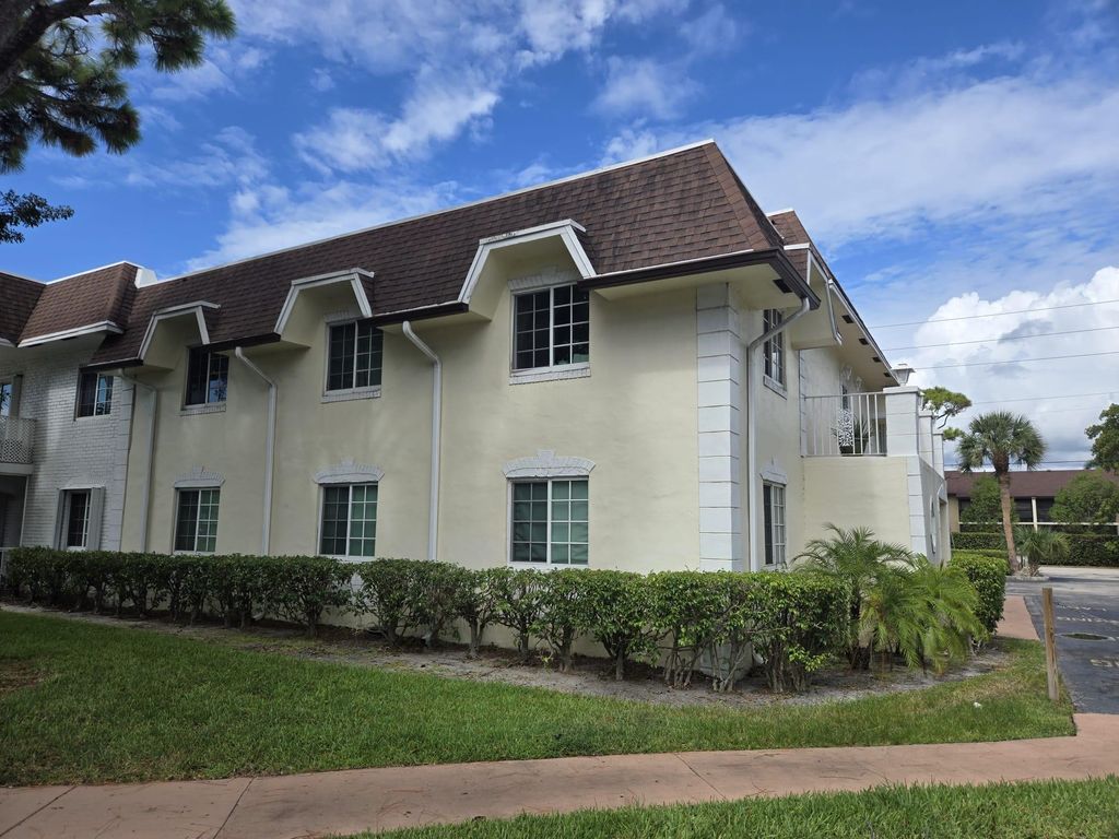 Photo of 704 SE 2nd Avenue #447, Deerfield Beach, FL 33441 (MLS # F10518354)