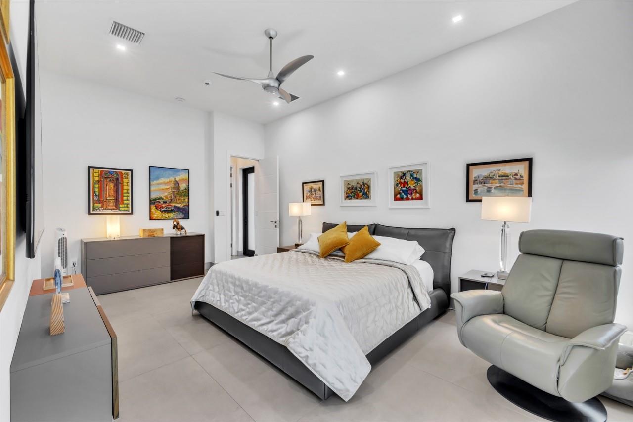 Petite 18-18 B - Residential