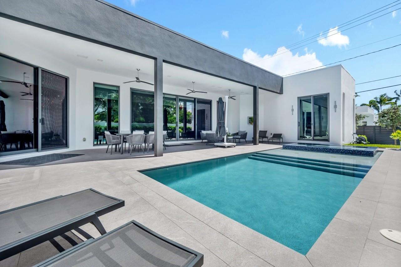 Petite 18-18 B - Residential