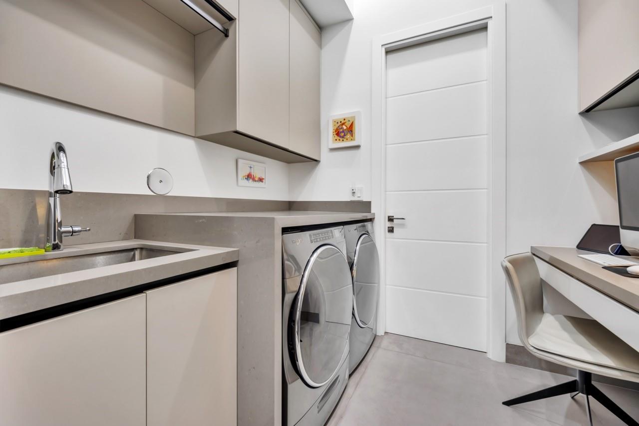 Petite 18-18 B - Residential