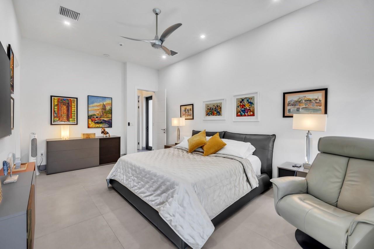 Petite 18-18 B - Residential