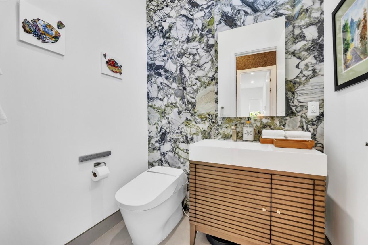 Petite 18-18 B - Residential