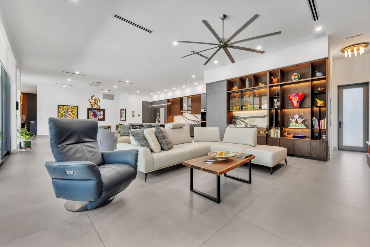 Petite 18-18 B - Residential