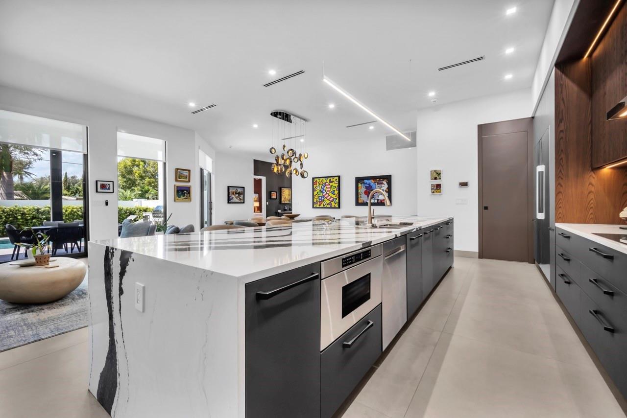 Petite 18-18 B - Residential