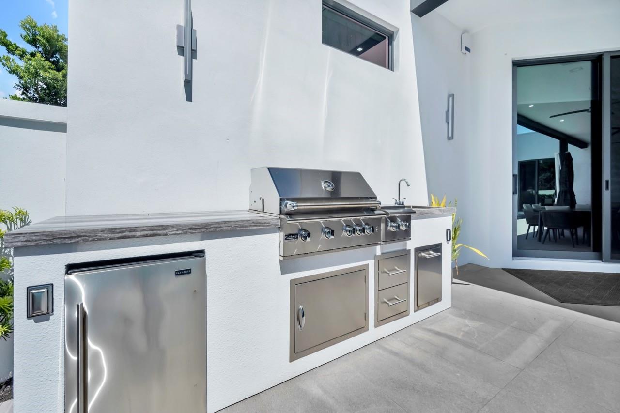 Petite 18-18 B - Residential